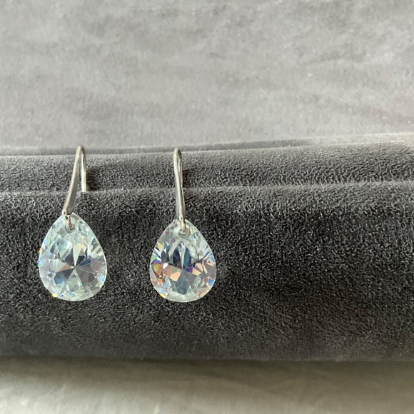 Crystal drop earrings - Picture 5 of 5